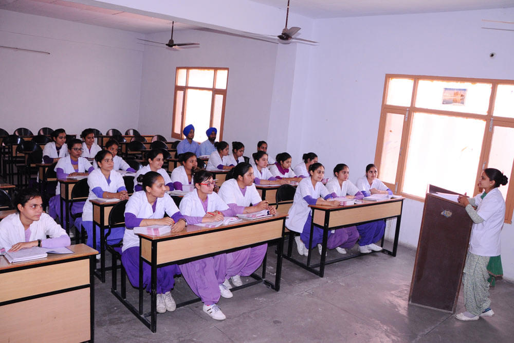 S.V. Memorial College of Nursing Amritsar College Classroom and Lab photo 7